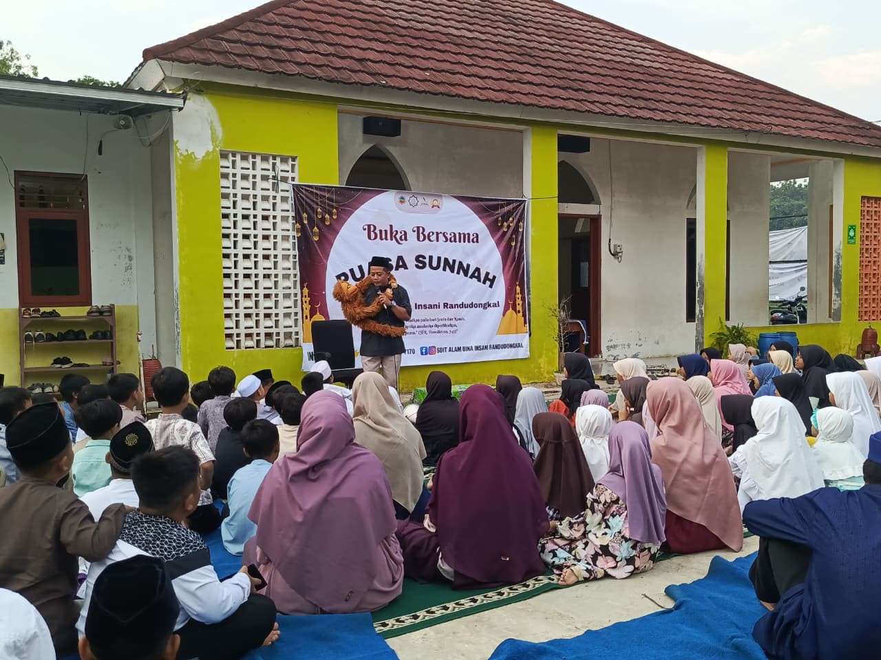 Bukber Ceria Penuh Inspirasi, Acara Mendongeng Warnai Kebersamaan Buka Puasa Sunah Bersama SDIT Alam Bina Insani Randudongkal